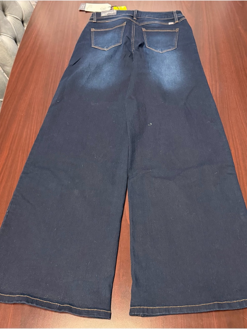 1822 Denim Women's Wide-Leg Jeans in Dark Blue - Picture 4 of 5